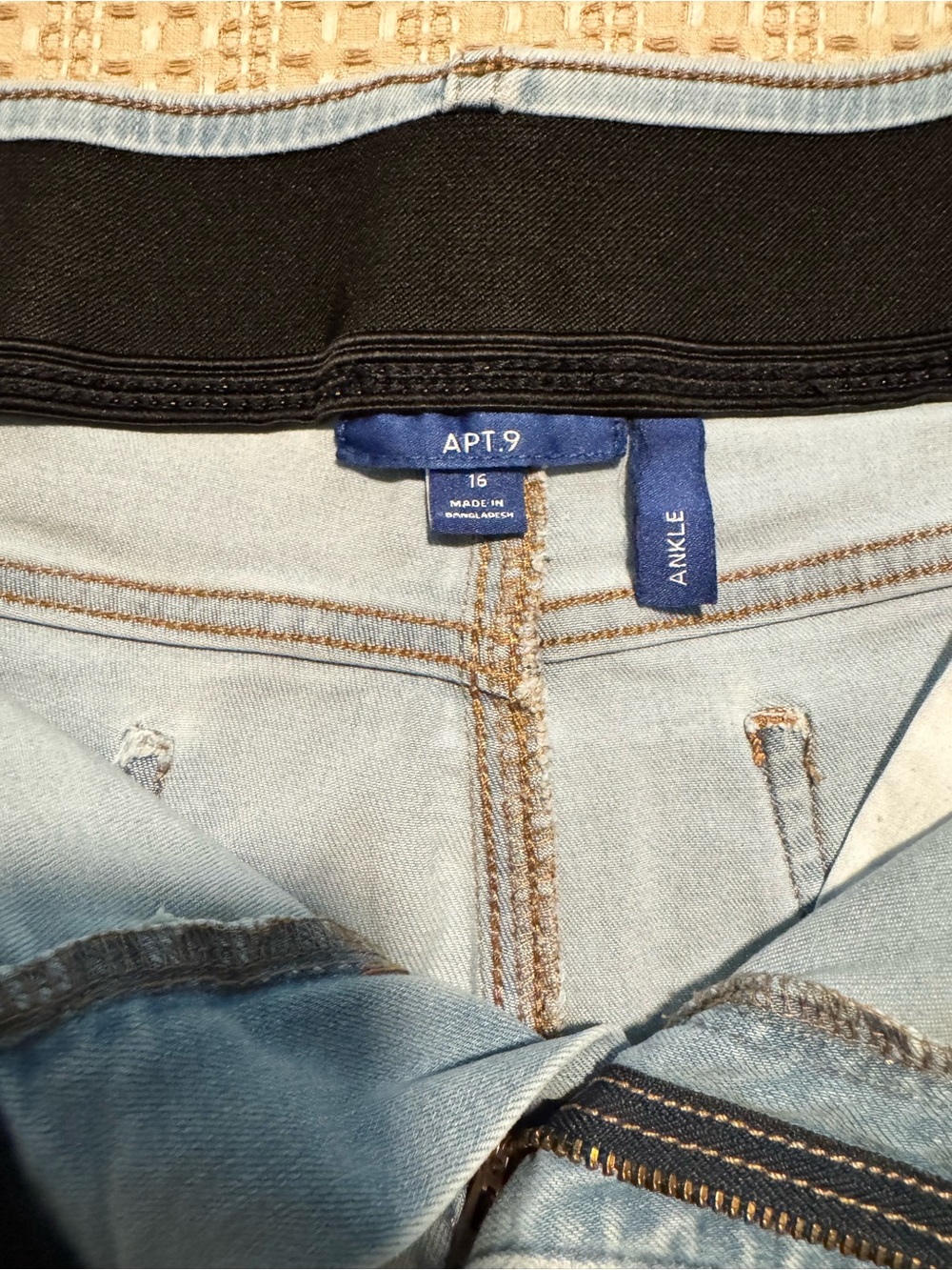 Apt. 9 Light Blue Ankle Jeans with Contrast Stitching
